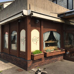 ラ・グラン・モンテ - コンクリート仕立てでパン屋さんには？