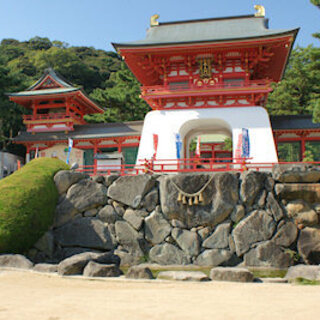 After your meal, be sure to take a walk around Shimonoseki