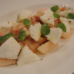 アンティカ オステリア カルネヤ - 【2012.8.29】桃とモッツアレラ