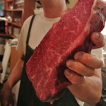 アンティカ オステリア カルネヤ - 【2012.8.29】これから焼く熟成ランプ！