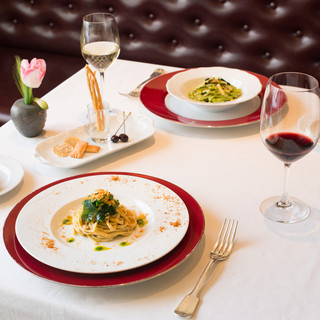 料理や旬に合わせてセレクト。一皿ごとに愉しむワインペアリング