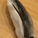 鮨 しゅん輔 - 天草産の小肌。ちょうど良いサイズでした