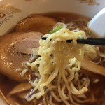 菜香 - 魚介のスッキリしたラーメンだが、醤油感もあってチャーシューも美味いのが2枚。
            
            
            麺も美味しい。
            
            
            
            