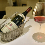 ラ クレリエール - グラス赤ワイン。