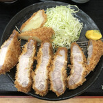 とんかつ 栄ちゃん - エロさを感じさせない真面目な断面