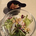 ゾーナ・ベルピッツァ - サラダと小鉢