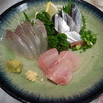 わらべ菜魚洞 - 刺身3点　金目　スズキ　さんま