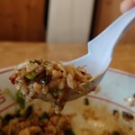まよさわ - ピリ辛具材に白米がベストマッチ