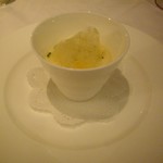 ソラシオ - 白いんげん豆の冷たいクリームスープ　ずわいがにとヒアルロン酸ジュレ添え.JPG