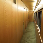 ホテルメトロポリタン - ＶＩＰ室の通路はふかふか絨毯