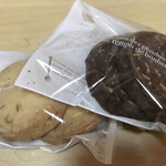 アイムコーヒー - ヘーゼルナッツクッキーとアーモンドクッキー