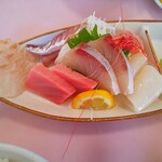 梶ノ亭 - 鯛、鰺、まぐろ、カンパチ、イカ、海老