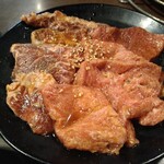 元氣七輪焼肉 牛繁 - ダブル焼肉定食(ランチ)