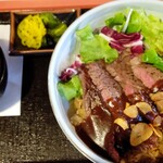 Kuro Mbo - ガーリックステーキ丼・１，５２０円