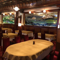 万平ホテル メインダイニングルーム - メインダイニング内