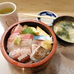 三明寿司 - 海鮮丼(750円)