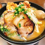 天地人 - 天地人スペシャル　1100円
            唐揚げ、チャーシュー、味玉、麺2玉‼︎