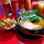 家系ラーメン とらきち家 - 