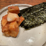 鳥茂 - 山芋糠漬けの梅和え 海苔巻き