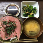 居喰処 光 - 2021/02/07
      本日のランチ 中トロ鉄火丼 500円