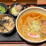 一文無 - 支那そば + 炊き込みご飯セット