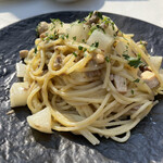 青いナポリ - 寒ブリのラグーと大根のアーリオオーリオ スパゲッティ 生姜の香り