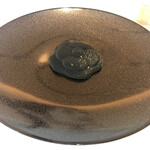 ベージュ アラン・デュカス 東京 - ル・ショコラ・アラン・デュカスのカメリア