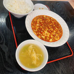 中国料理 峨嵋山 - マーボー豆腐　税込800円　とてもリーズナブルです。