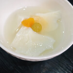 中国料理 峨嵋山 - 杏仁豆腐も１つの料理です