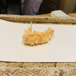 日本橋 蕎ノ字 - ■車海老（鹿児島産）
      ☆一つ目のレアの海老は塩で頂く。火入れ加減はさすが。