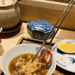 日本橋 蕎ノ字 - ■車海老の頭
      ☆二つ目の頭は、大将が天つゆの椀に入れてくれる。