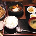 麺や小福六兵衛食堂 - 煮込みハンバーグ定食(冬季限定)+唐揚げ