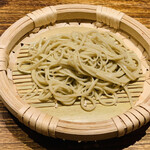 日本橋 蕎ノ字 - ☆蕎麦はうどんなどと比較しても切れやすいことから、厄災との縁を断ち切るという意味を持ち、また一本の麺が細く長い形で健康長寿の意味もあり縁起が良いとされている。