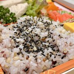 薫風 - ヘルシー弁当（メカジキソテー）(\950)　大盛(+\50)　もち麦入り雑穀米