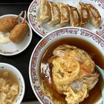 Gyouza No Ou Shou - よくばり定食？だったかな？大満足の定食。