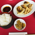 孔子餐店 - 白飯大、焼き餃子