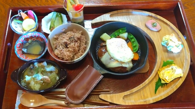月見乃丘食堂 岩出 カフェ 食べログ