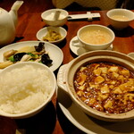 パンダ レストラン - “野菜の塩味炒め、土鍋入り四川風麻婆豆腐”