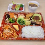 桂旅館 - カレー弁当(\2,500)