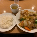 南海飯店 - かたい焼ソバ＋ライス