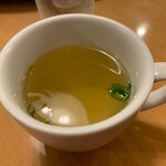 南海飯店 - かたい焼ソバのスープ