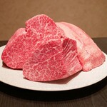 ushigorobambi-na - ☆【恵比寿焼肉 うしごろバンビーナ ヒルトップ店】さん…お肉ちゃんプレゼンテーション(≧▽≦)/～♡☆