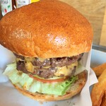 The Godburger - ダブルパティチーズバーガー。1750円+税