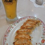餃子の王将 - 餃子 1人前(ビールセット)と生ビール(中)