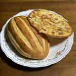 サイドフィールドブレッド - 料理写真:小さく見えますがお皿の直径は25cm
どちらも大きいです。