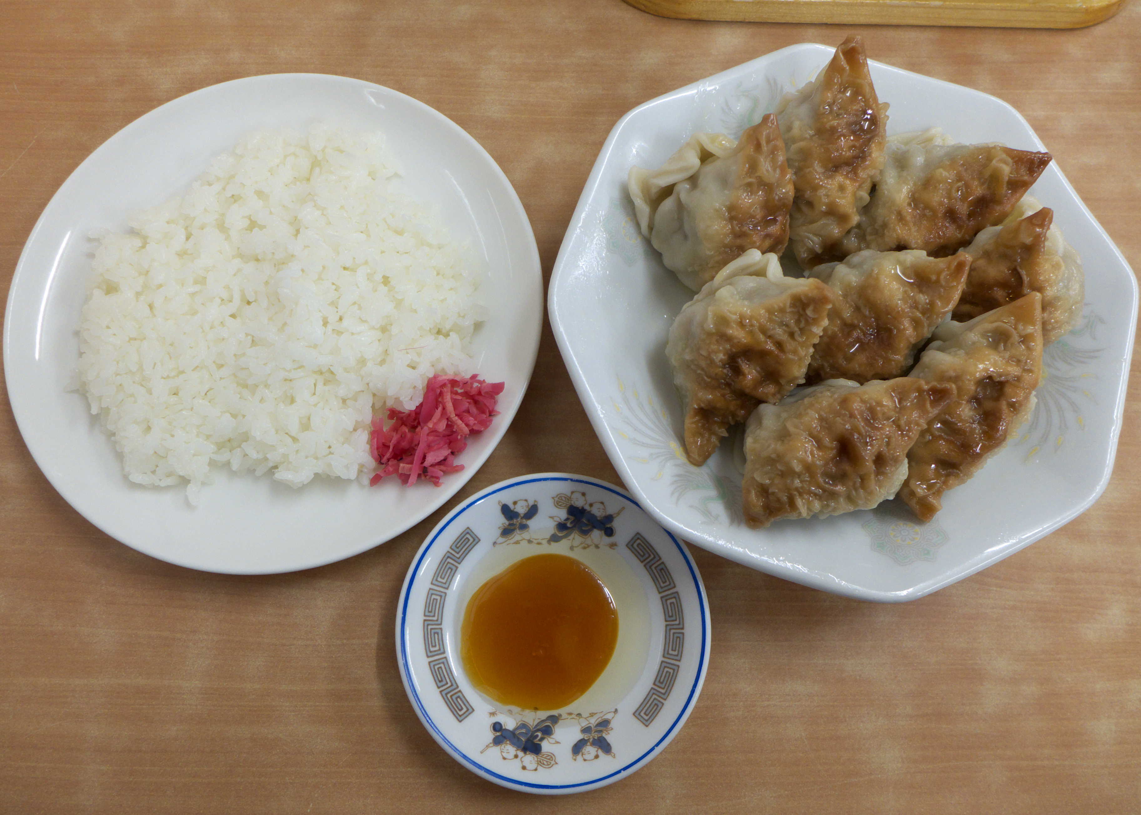 写真 中央亭 餃子の中央亭 沼津 餃子 食べログ