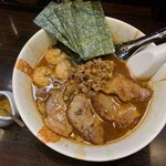 麺屋 優創 - 魚介みそラーメン＋チャーシュー、カレー粉