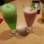 ビッグエコー - クリームソーダ、イチゴミルクフロート