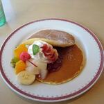 珈琲待夢 - 料理写真:フルーツパンケーキ600円