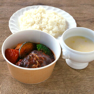 テイクアウト予約 デュシャン名物 淡路牛の煮込みハンバーグ定食 季節スープ付き ポイント利用もok 洋食屋 神戸デュシャン 三宮 花時計前 洋食 食べログ